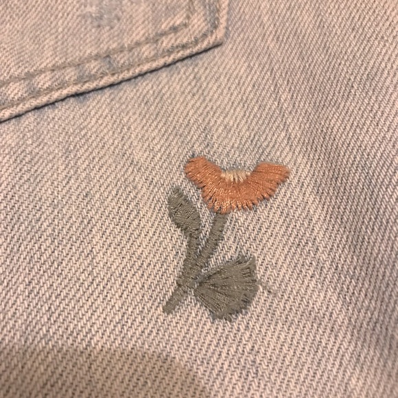 Lucky Brand Stonewashed Denim Jeans with Rips and Embroidered details Size 24 - Picture 11 of 14